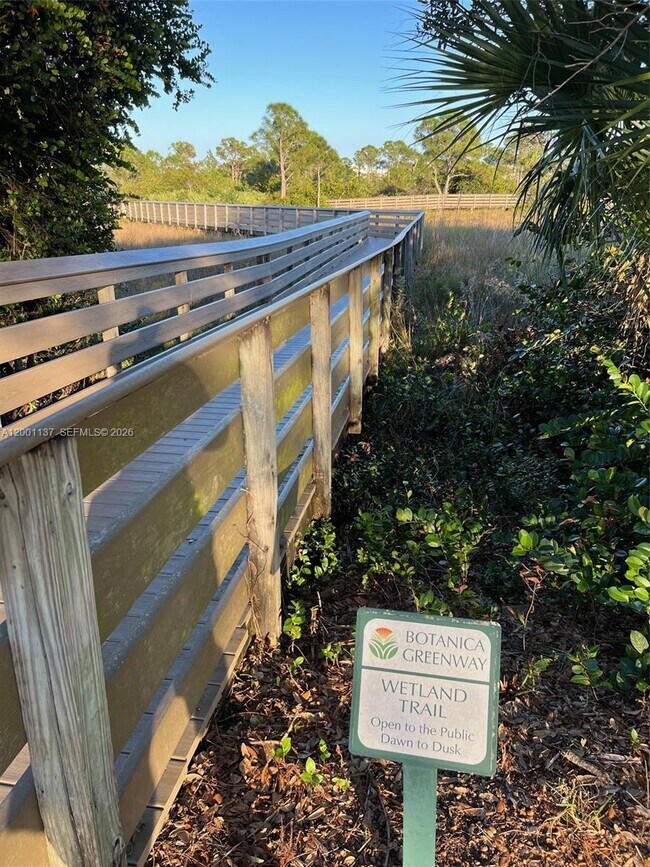 Building Photo - 184 W Bay Cedar Cir