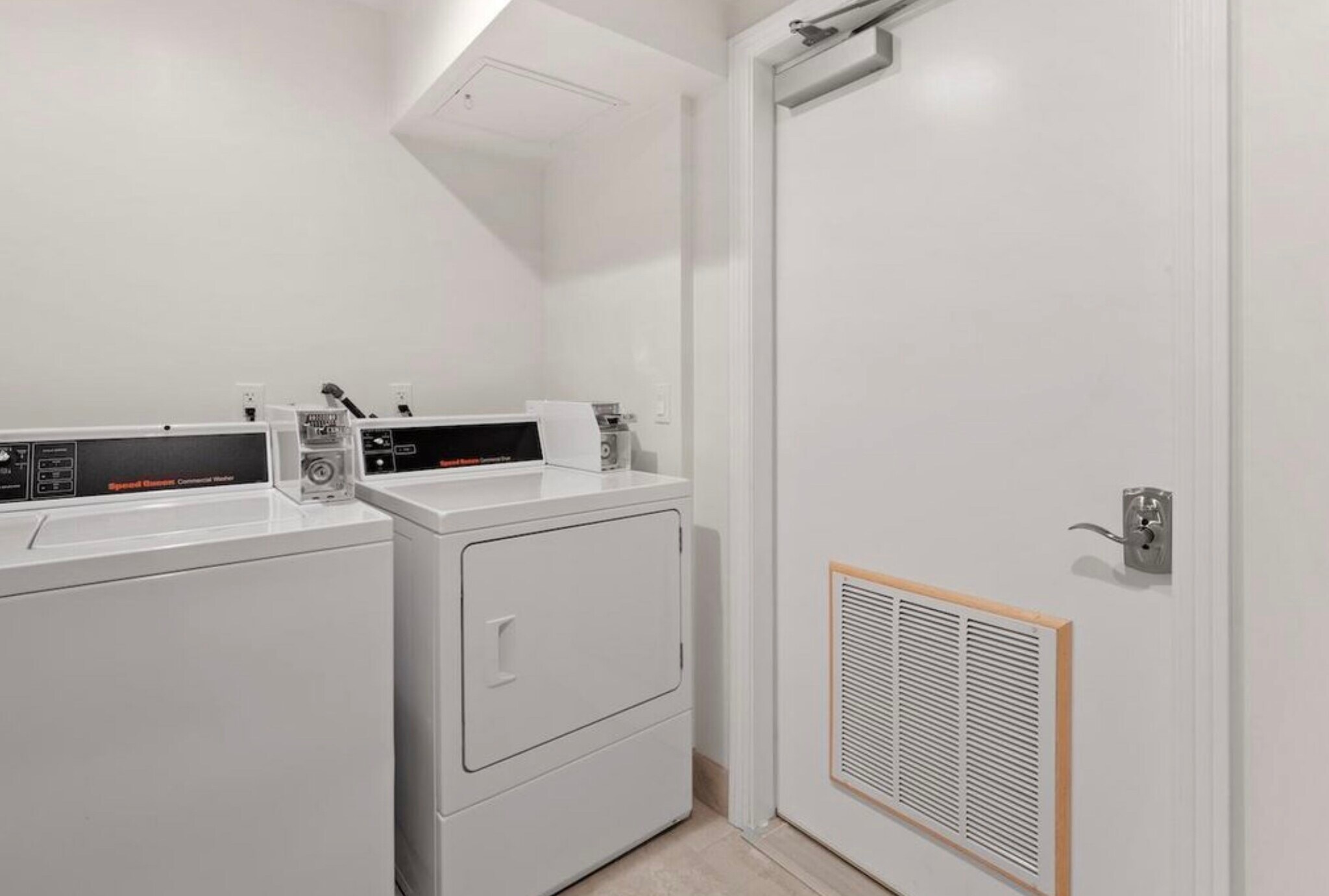 Building Photo - 5222 Vantage Ave