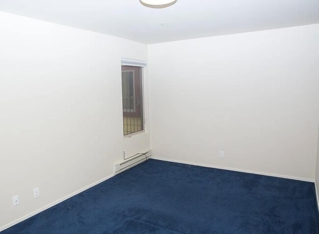 Building Photo - 1930 Mission St