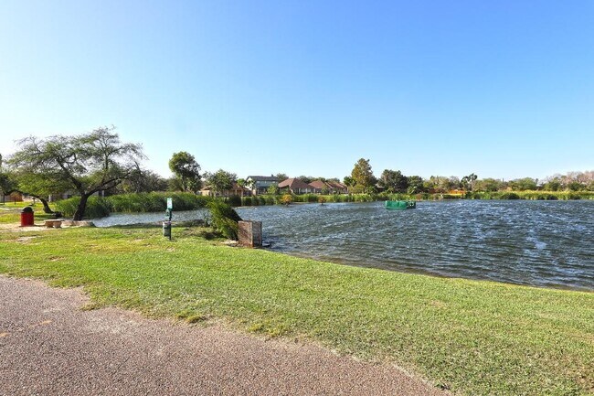 Building Photo - 407 Cinnamon Teal Loop