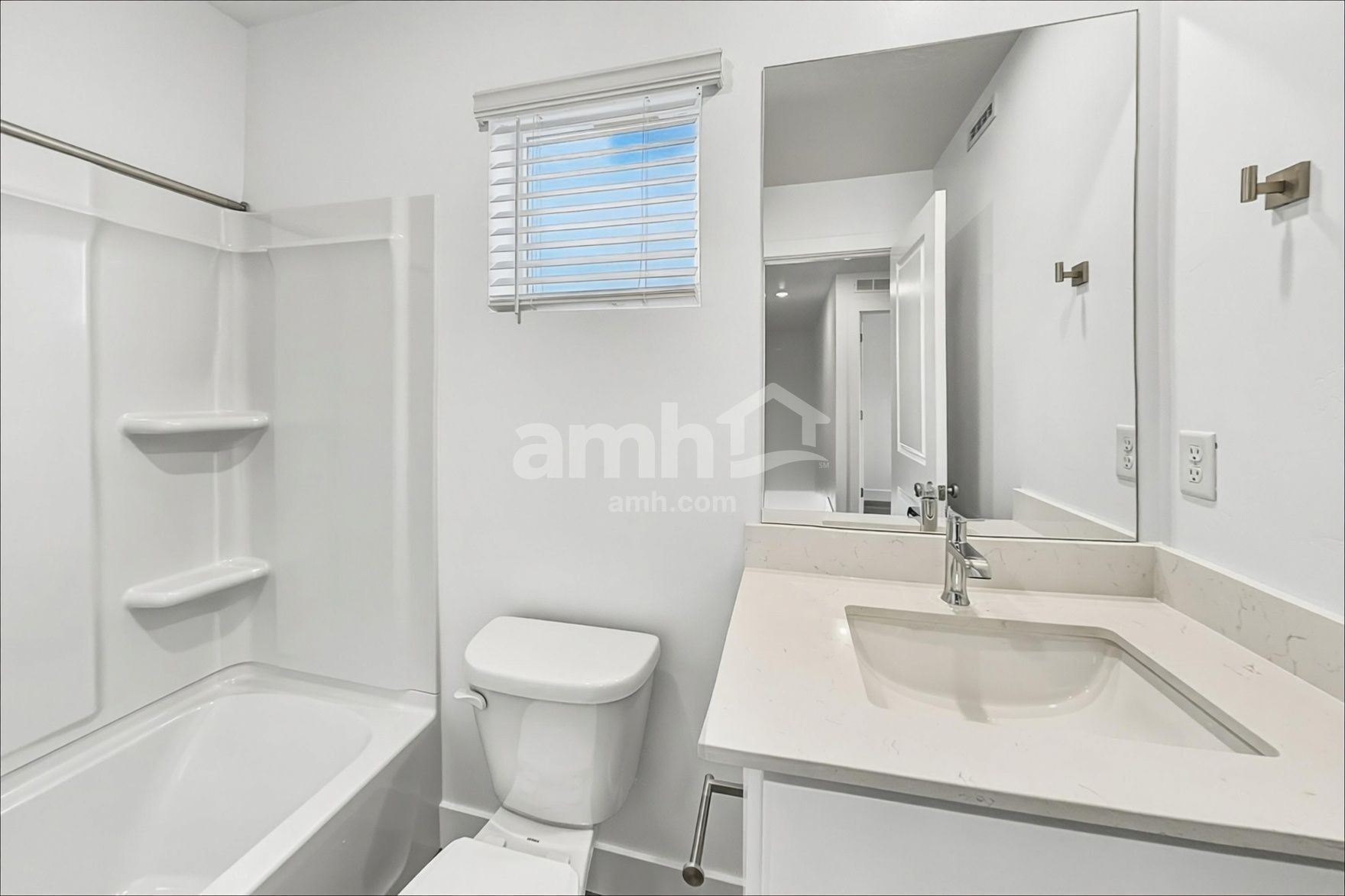 Building Photo - 5498 Damfield Ln