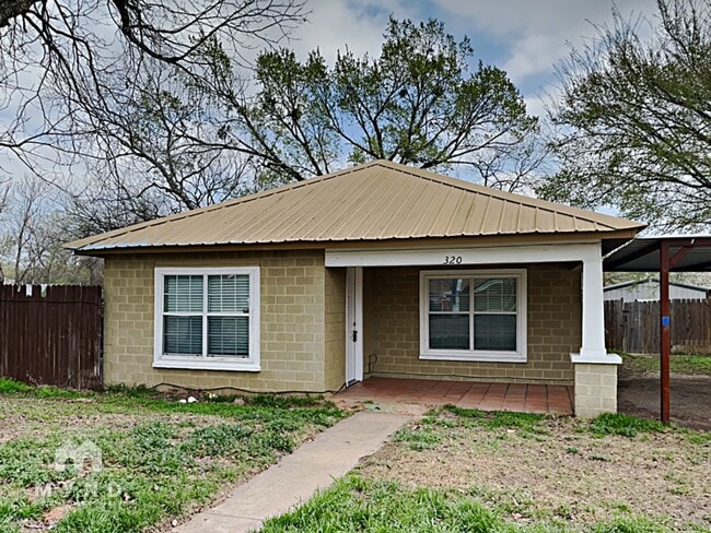 Building Photo - 320 N Main St