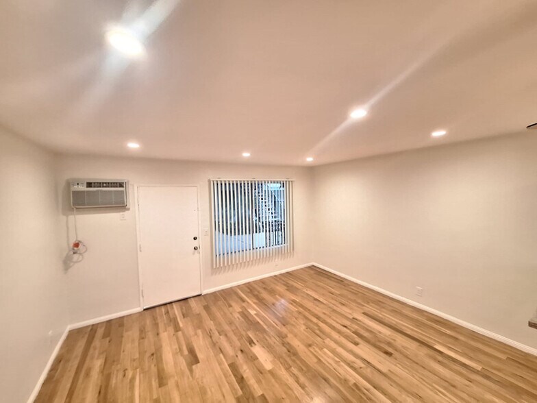 Building Photo - 4660 Kester Ave