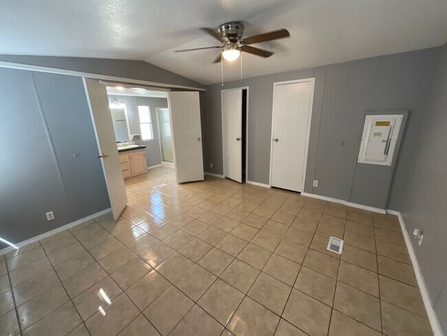 Building Photo - 112 County Road 3563