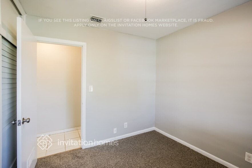 Building Photo - 6338 NW 24th Ct