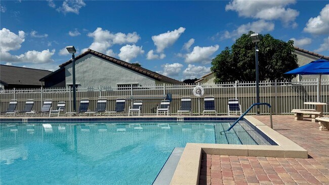 Building Photo - 15140 Bristol Ln