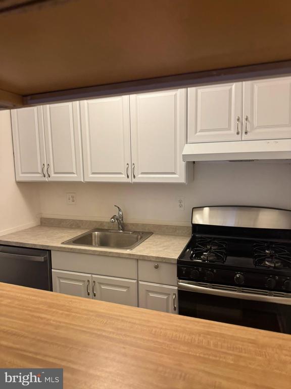 Building Photo - 2633 Fort Farnsworth Rd