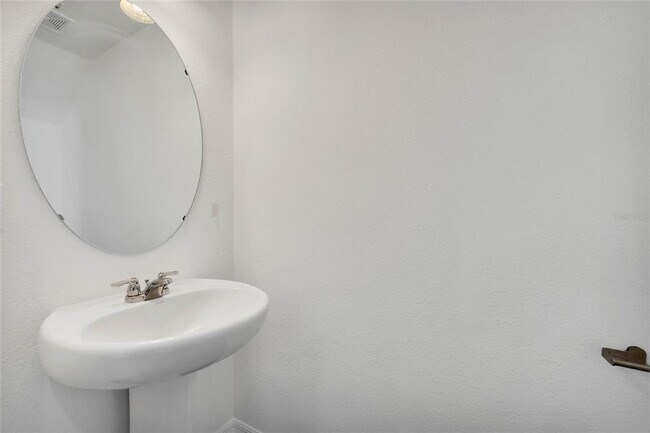 Building Photo - 840 Grandin St