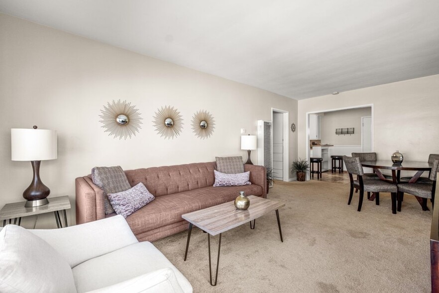 Building Photo - 58 10th Ct