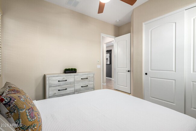 Building Photo - 12725 W Dale Ln