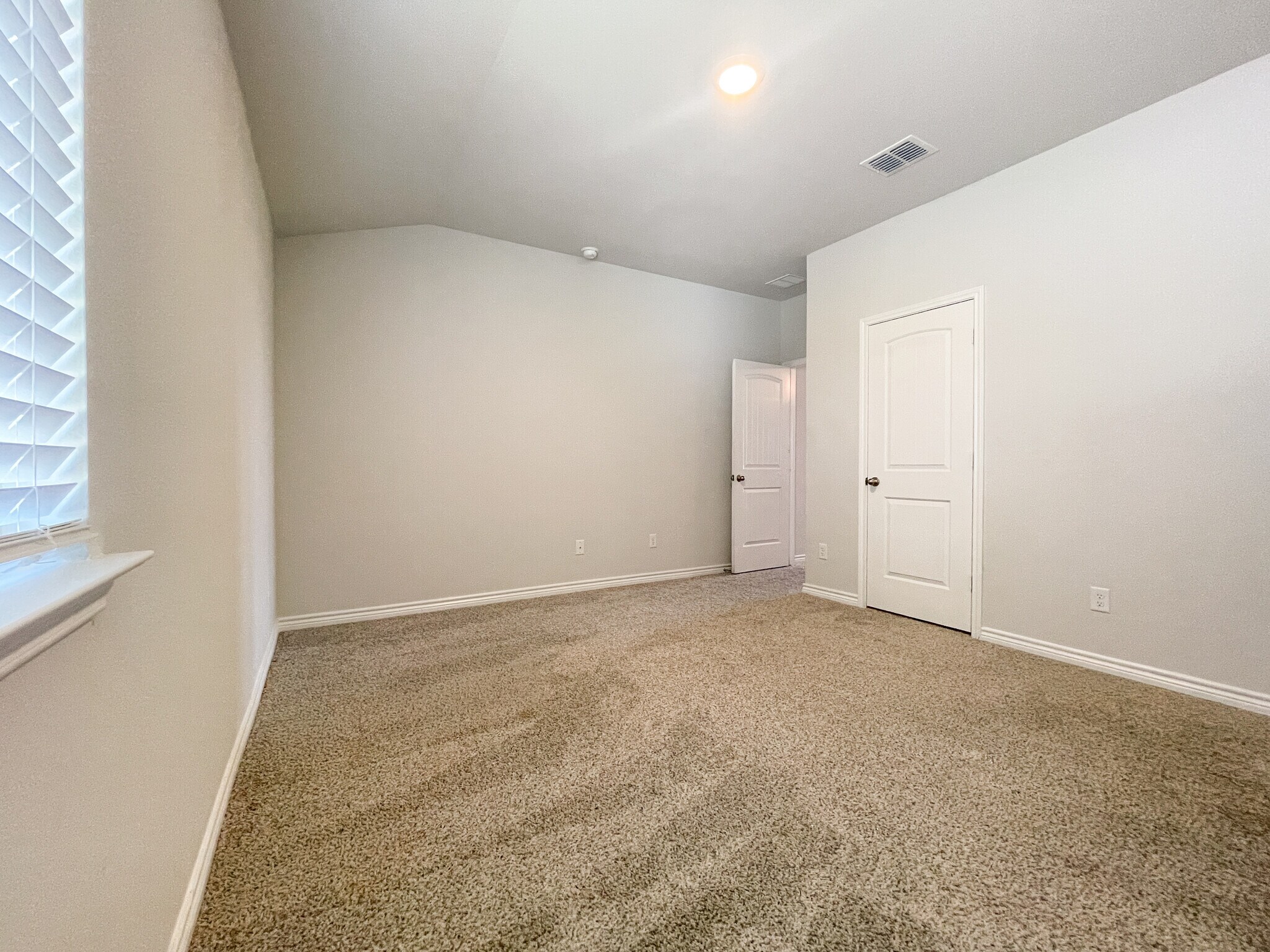 Building Photo - 5700 Foggy Lagoon Dr