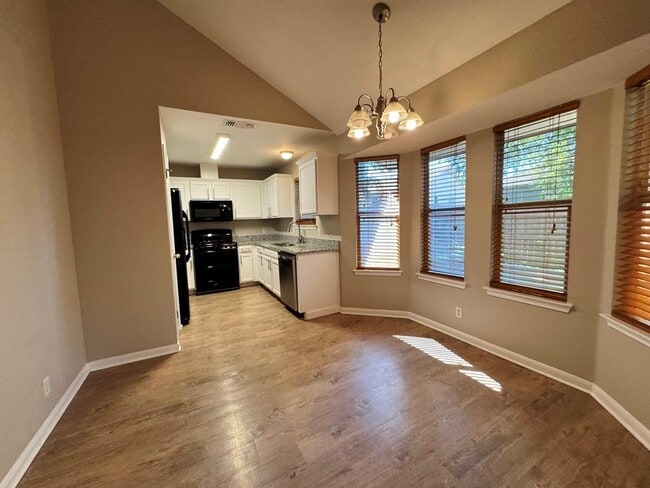 Building Photo - 219 Crystal Knoll Blvd