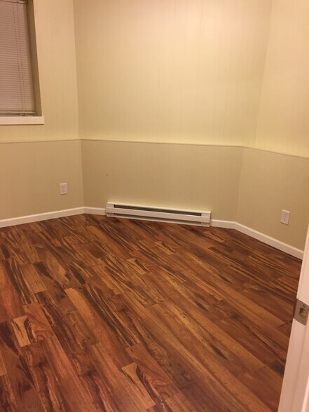 Building Photo - 429 E Broadway St