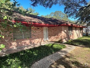 Building Photo - 1011 Pampa St