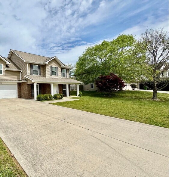 Building Photo - 1203 Elsborn Ridge Rd