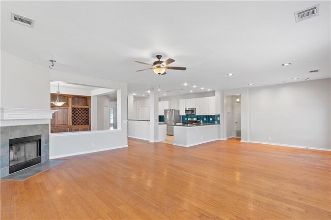Building Photo - 4036 Barlow Dr