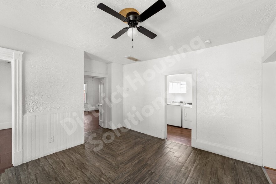 Building Photo - 8302 Sowinski Ave