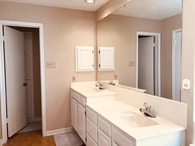 Building Photo - 4747 Backenberry Dr