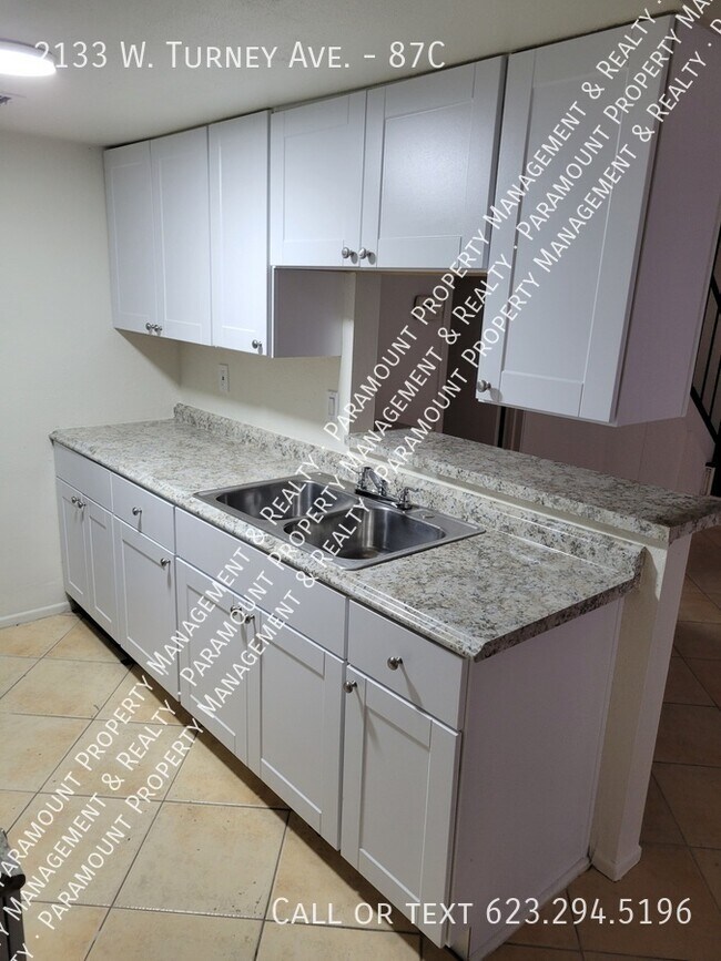 Building Photo - 2133 W Turney Ave