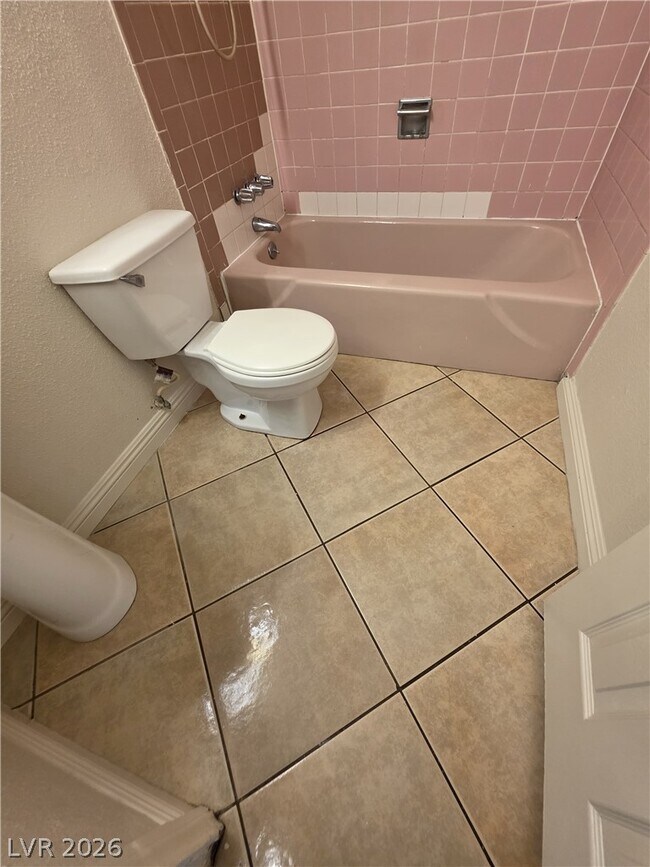 Building Photo - 412 W Monroe Ave