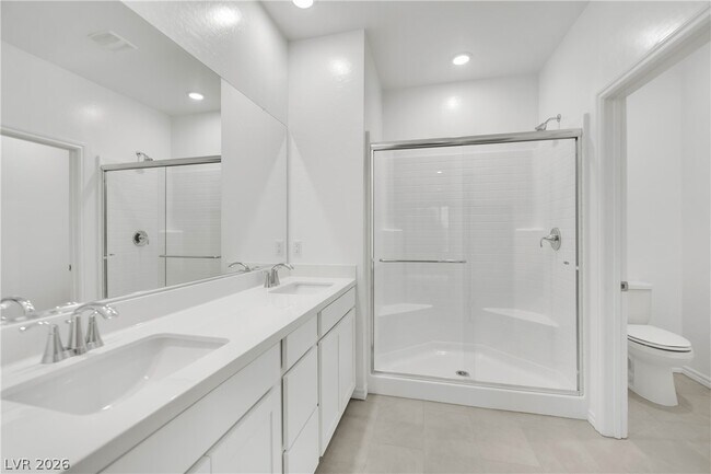 Building Photo - 600 N Carriage Hill Dr