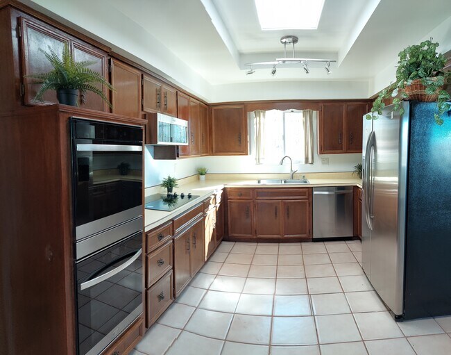 Building Photo - 5161 E Camino Bosque