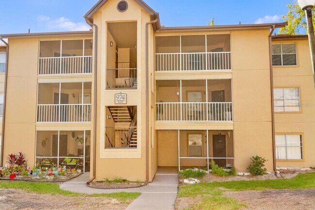 Primary Photo - 974 Leeward Pl