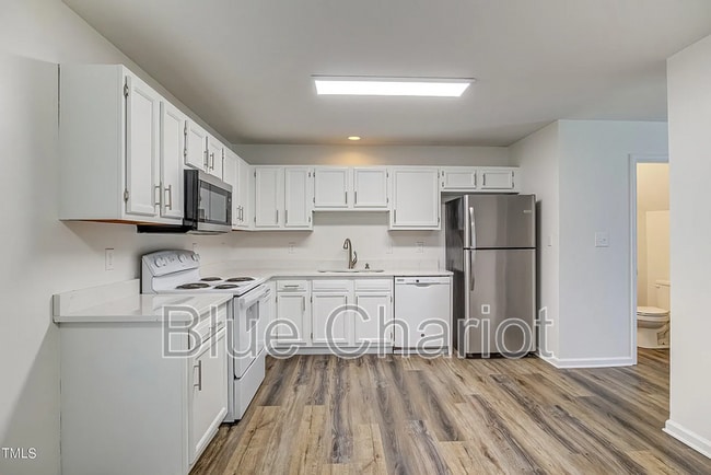 Building Photo - 1104 E Geer St