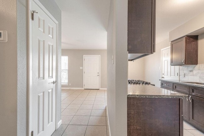 Building Photo - 1810 Nicole Cir