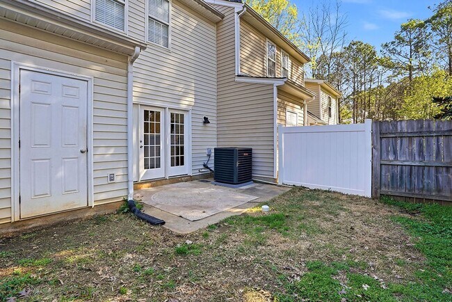 Building Photo - AVAILABLE NOW – INCENTIVES FOR THIS ONE!  $250 ADMIN FEE WAIVED- North Raleigh Location