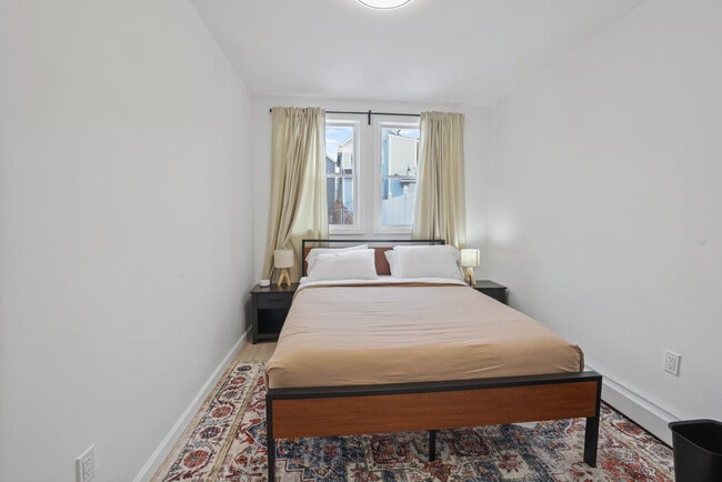 Building Photo - 126 Grant Ave