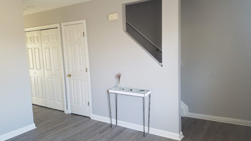 Building Photo - 620 S Main St