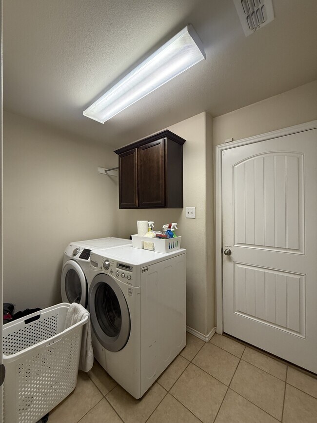 Building Photo - 6914 95th St