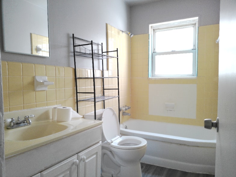 Building Photo - 29743 Birchwood St