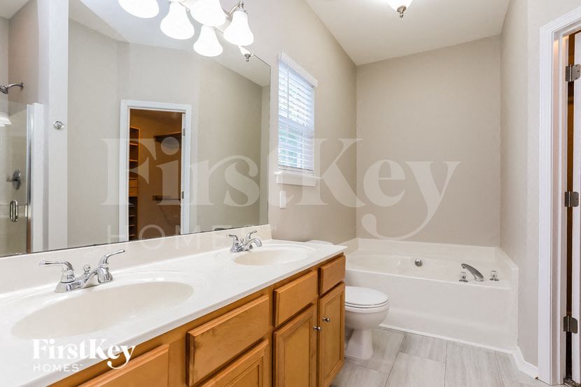 Building Photo - 5401 Cahaba Way