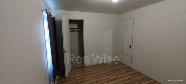 Building Photo - 355 W Selmar Ct