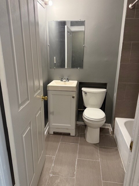 Building Photo - 2418 Baker St