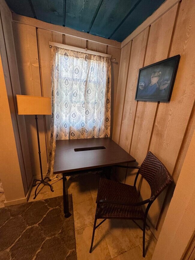 Building Photo - 13512 Venetian Dr