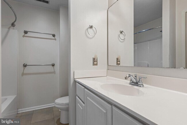 Building Photo - 312 River Birch Cir