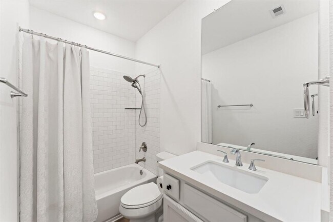 Building Photo - 15823 Bird of Paradise Dr