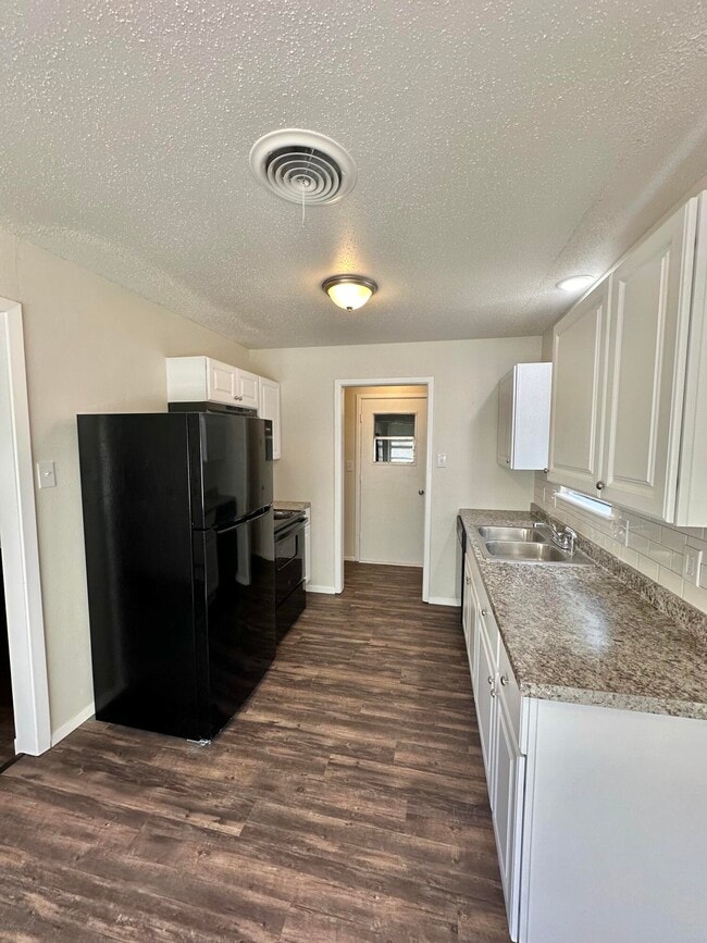 Building Photo - 1509 Elkhart Ave