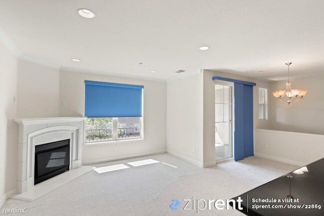 Building Photo - 2 br, 2.5 bath Condo - 1817 Camino Leonor,...