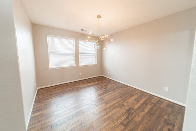 Building Photo - 13303 Davenport Hills Ln