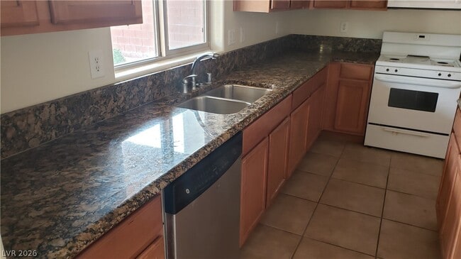 Building Photo - 5526 Moonlight Gdn St