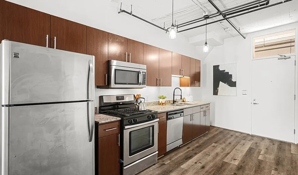 Building Photo - 1025 Island Ave