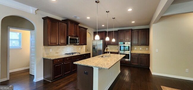Building Photo - 525 Twelve Oaks Dr
