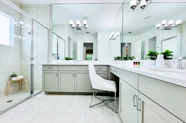 Building Photo - 15371 Green River Ct