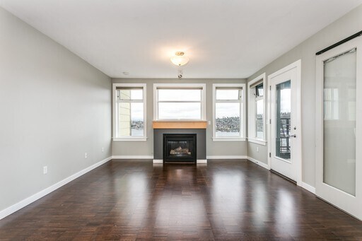 Building Photo - East Queen Anne Seattle 2 Bedroom Apartment for Rent | Lake Union Views, Rooftop Deck, In-Unit La...
