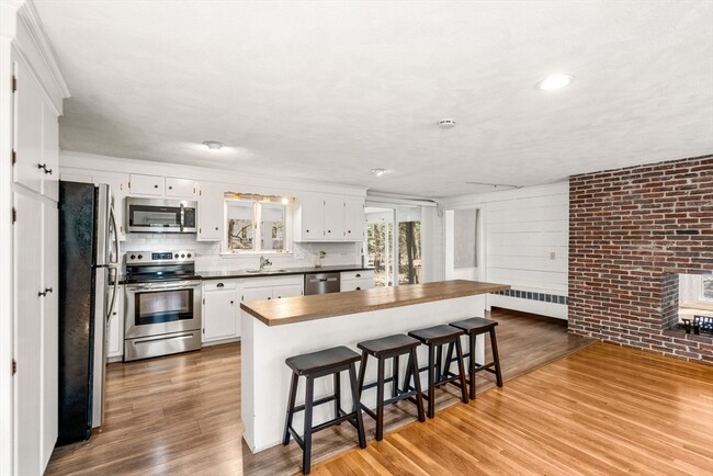 Building Photo - 306 Grove St