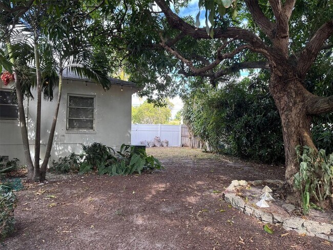Building Photo - 348 Gregory Rd